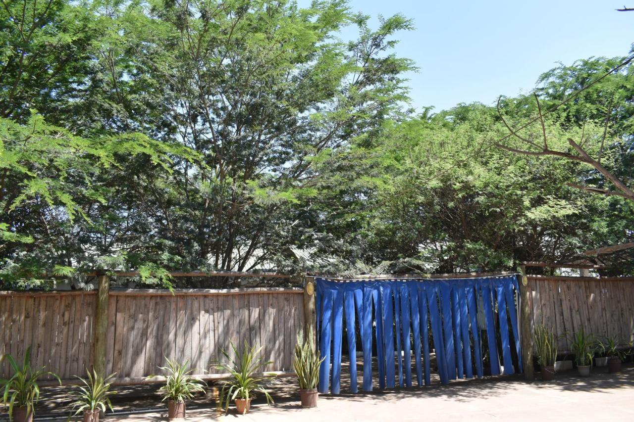 Rainbow Executive Lodge Boma la Ngombe Esterno foto