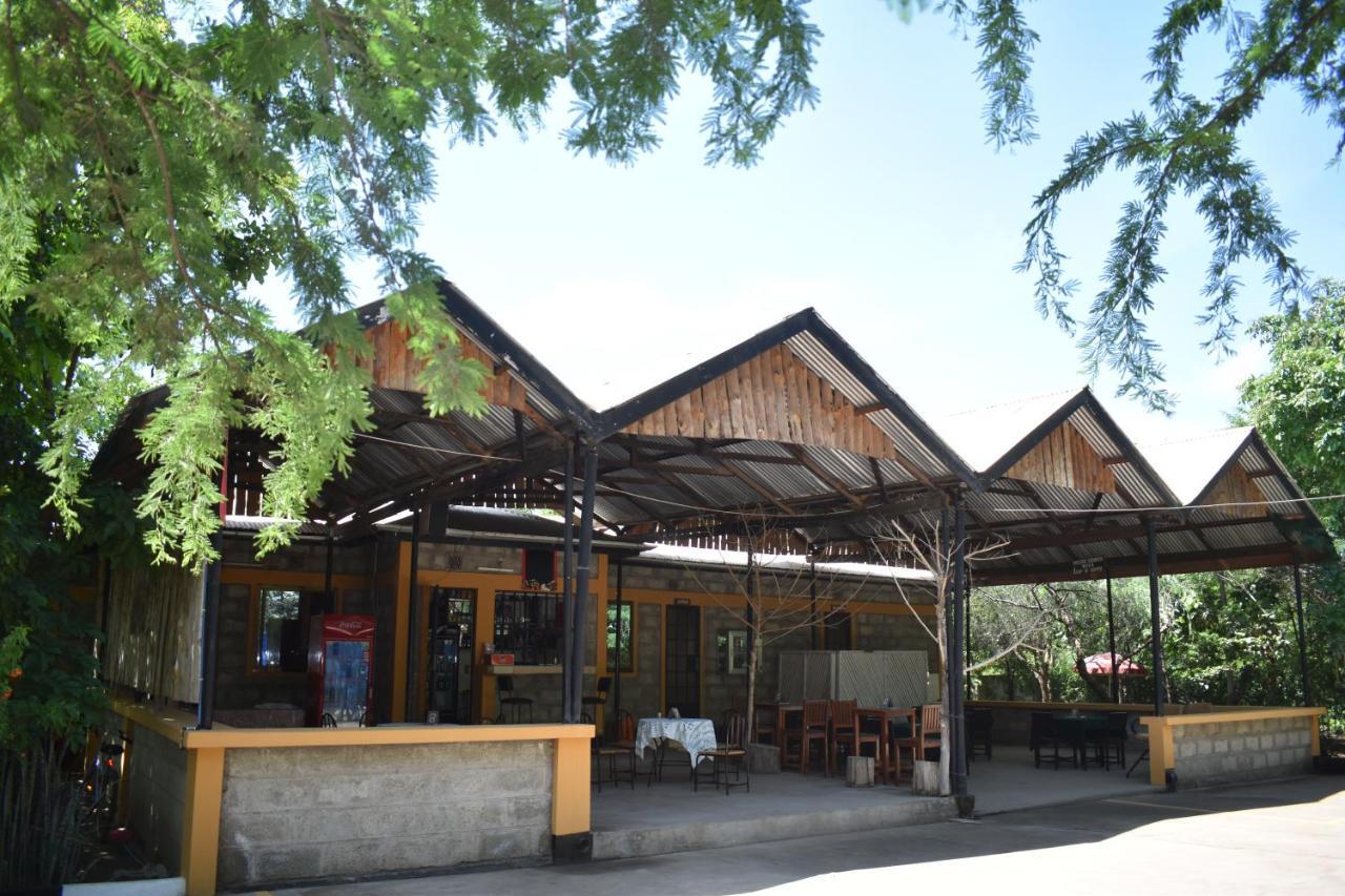 Rainbow Executive Lodge Boma la Ngombe Esterno foto