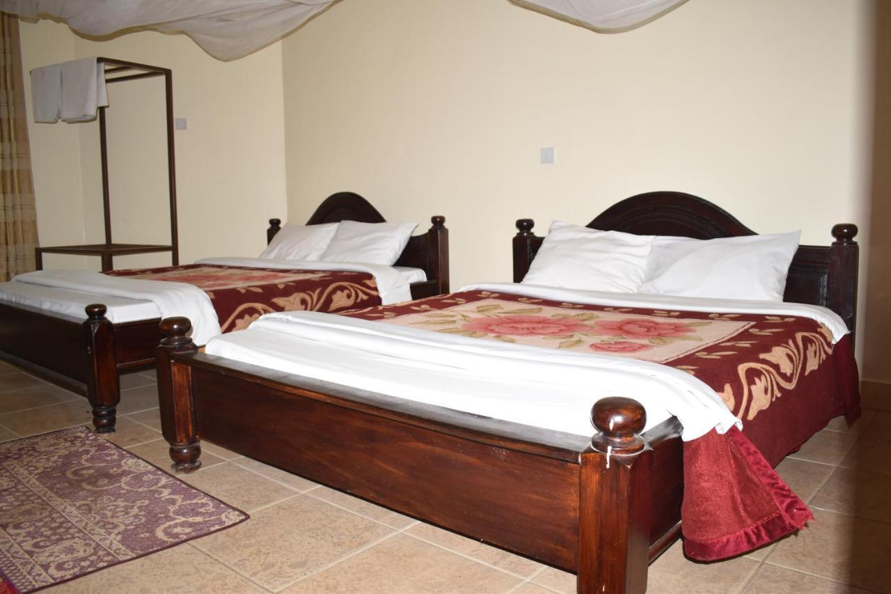 Rainbow Executive Lodge Boma la Ngombe Esterno foto