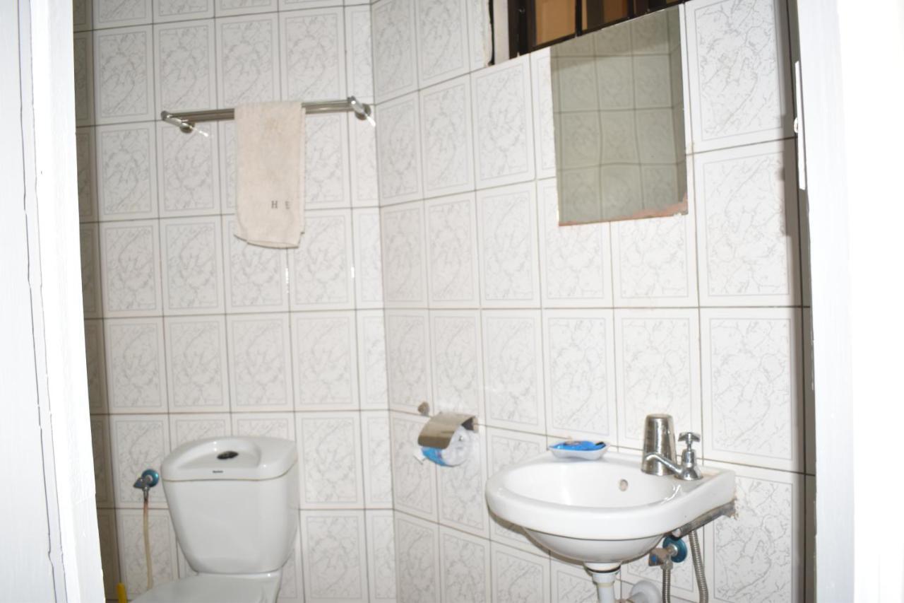 Rainbow Executive Lodge Boma la Ngombe Esterno foto