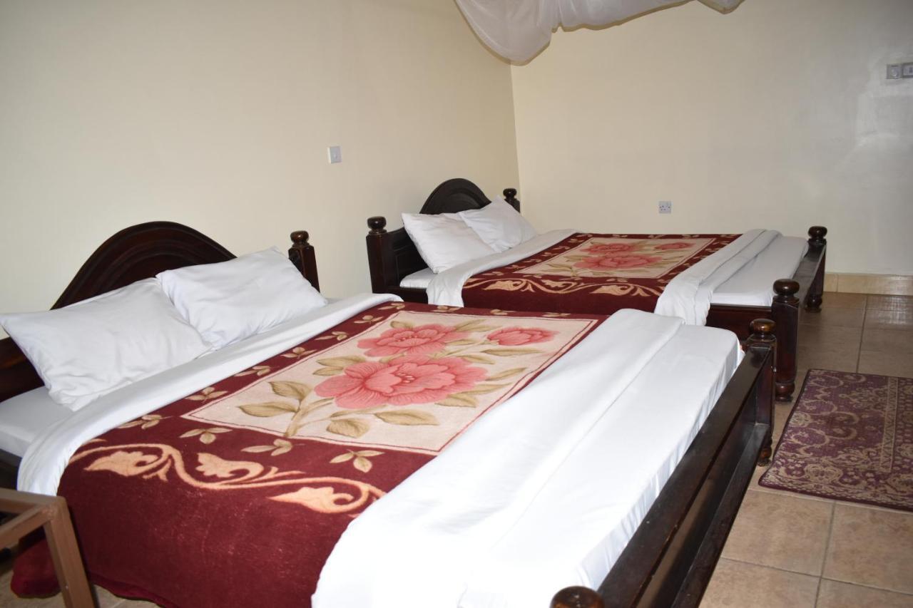 Rainbow Executive Lodge Boma la Ngombe Esterno foto