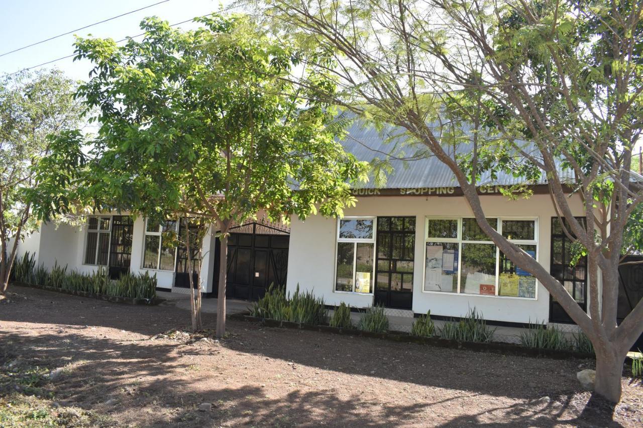Rainbow Executive Lodge Boma la Ngombe Esterno foto
