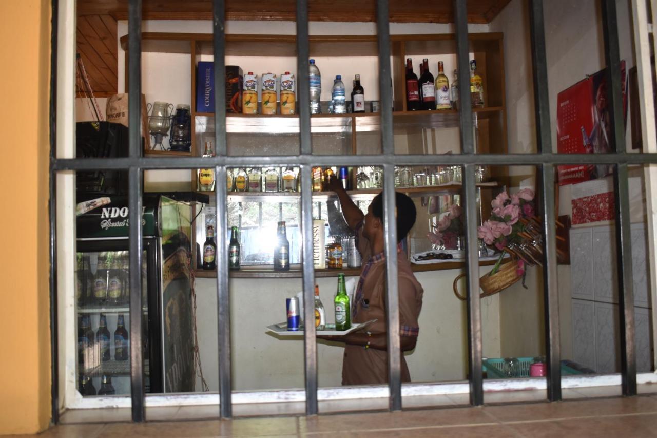 Rainbow Executive Lodge Boma la Ngombe Esterno foto