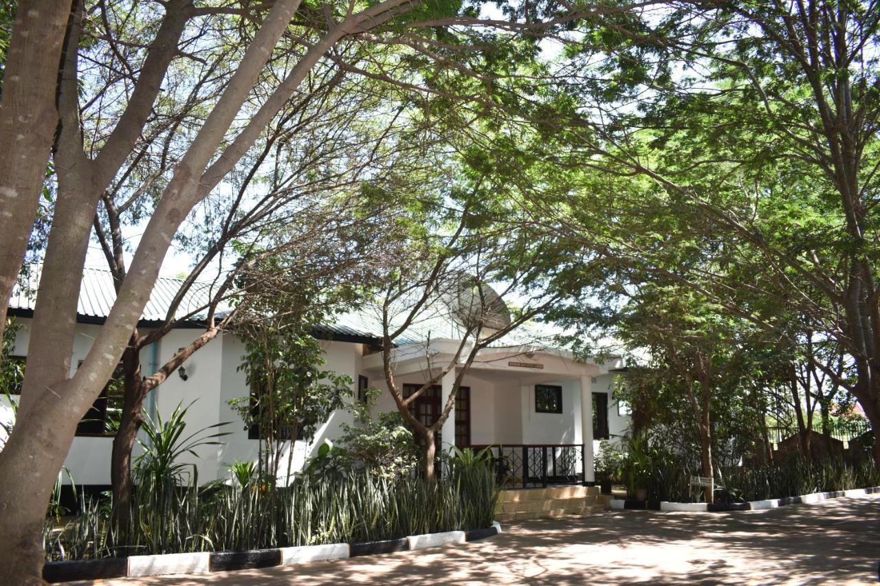 Rainbow Executive Lodge Boma la Ngombe Esterno foto