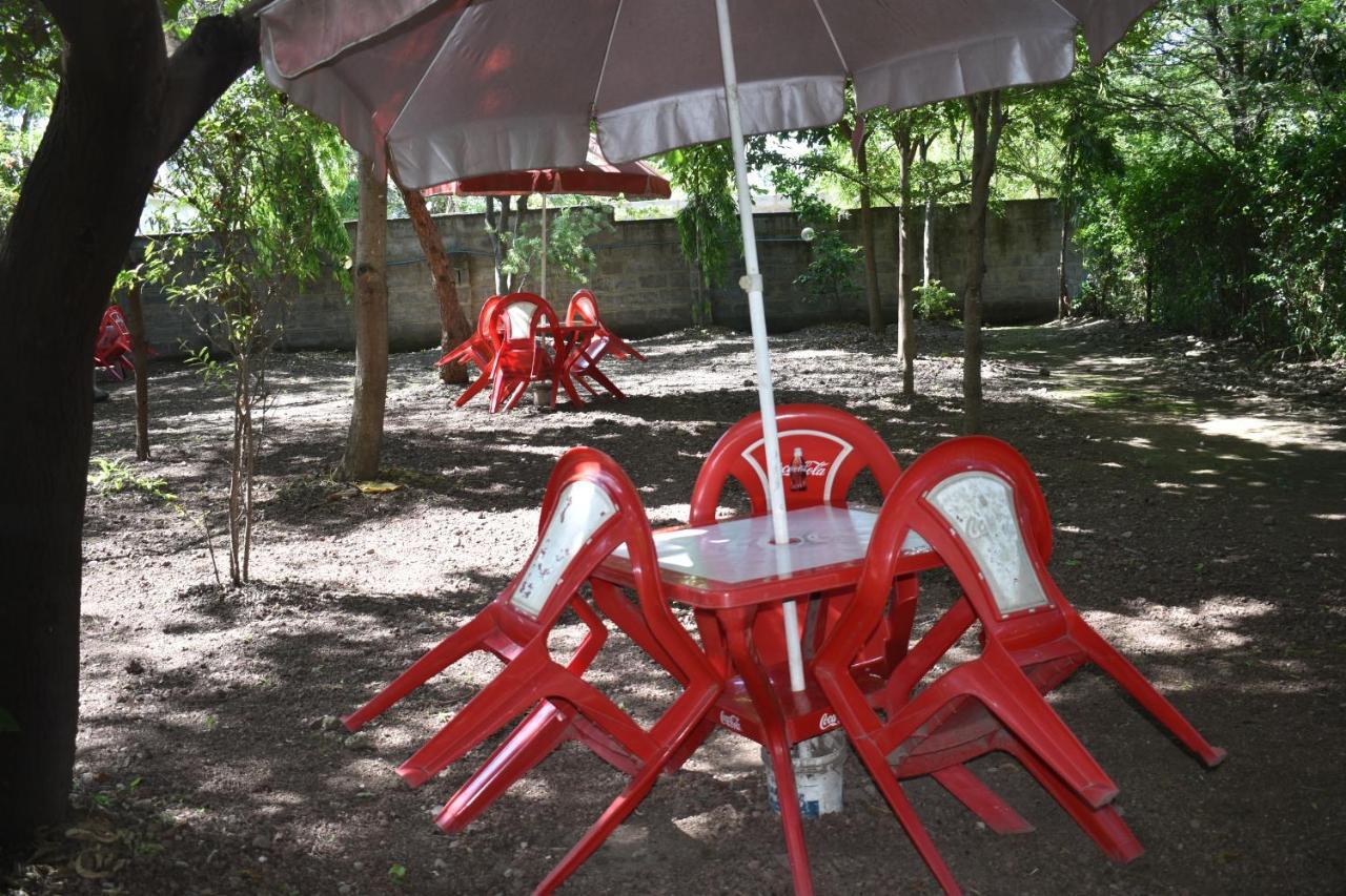 Rainbow Executive Lodge Boma la Ngombe Esterno foto
